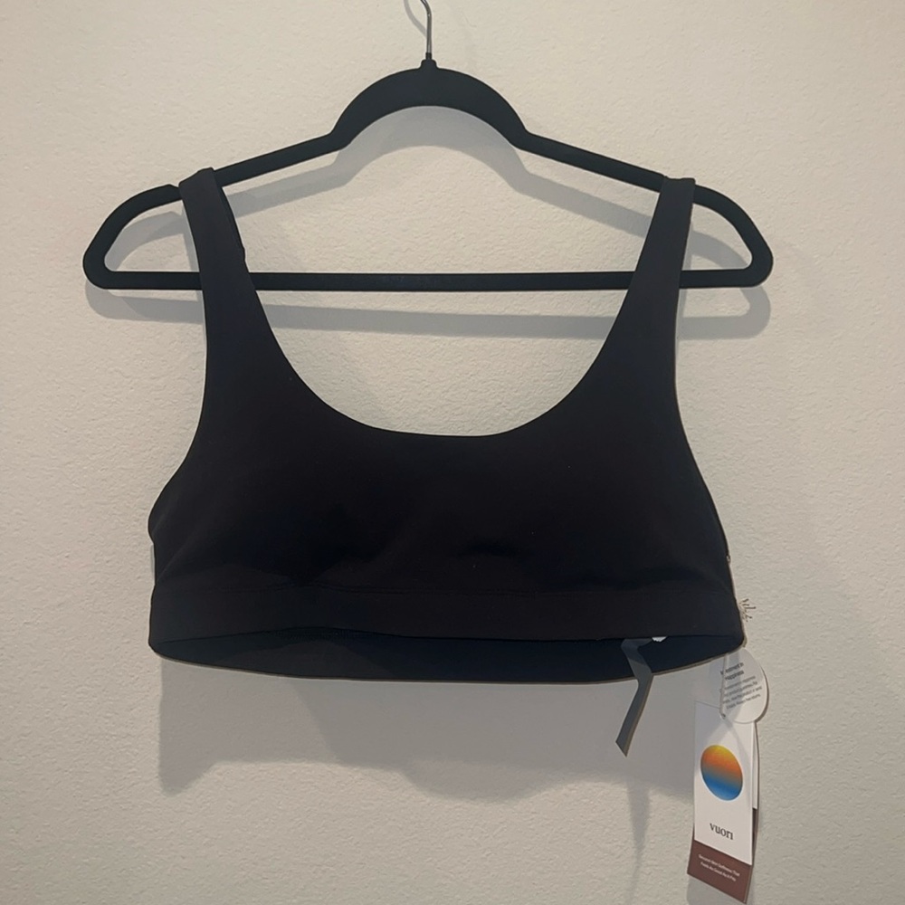 2129. NWT Vuori Daily Bra